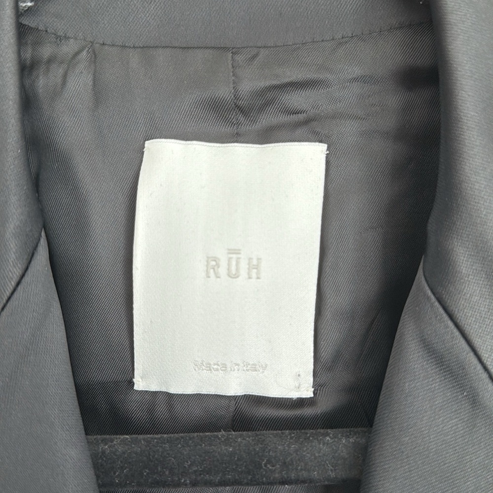 RŪH Button Detailed Cady Blazer - Picture 8 of 8